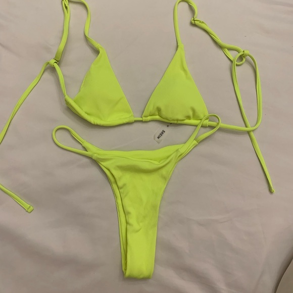 Néon yellow bikini - Picture 1 of 1